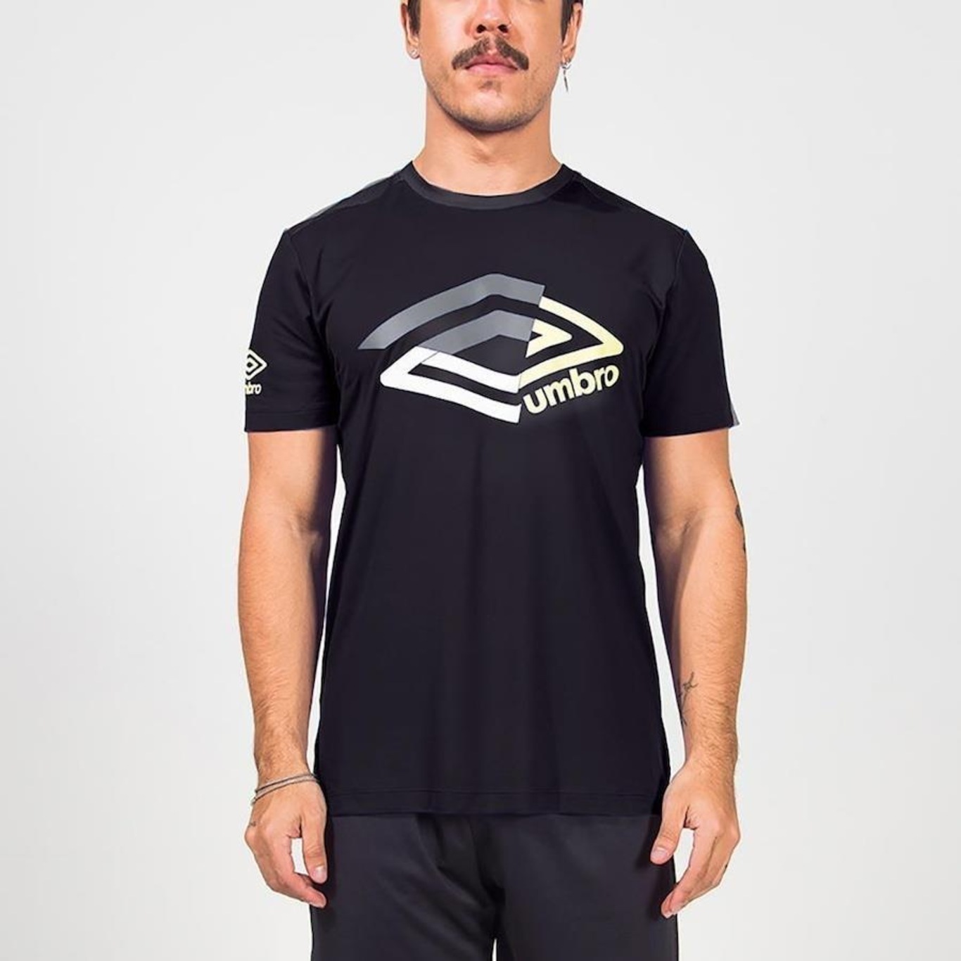 Camiseta Umbro Skill - Masculina - Foto 2