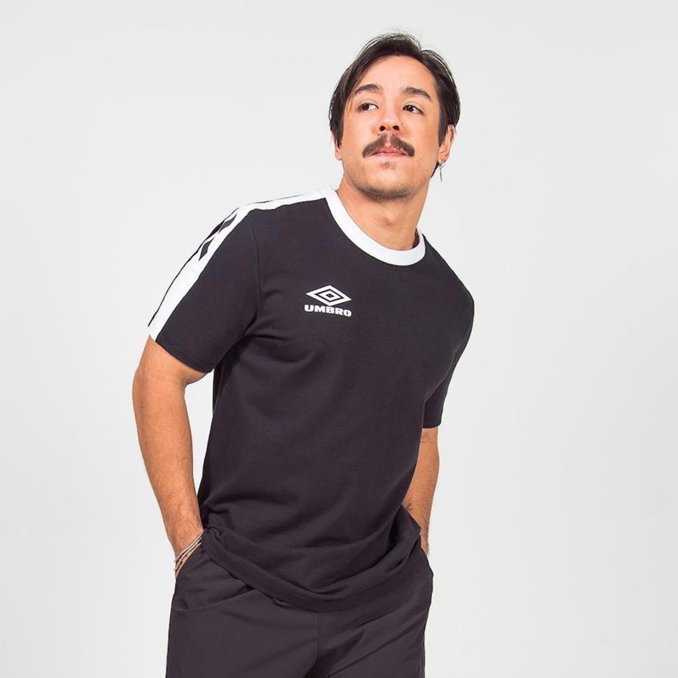 Camiseta Umbro Club Members - Masculina - Foto 4