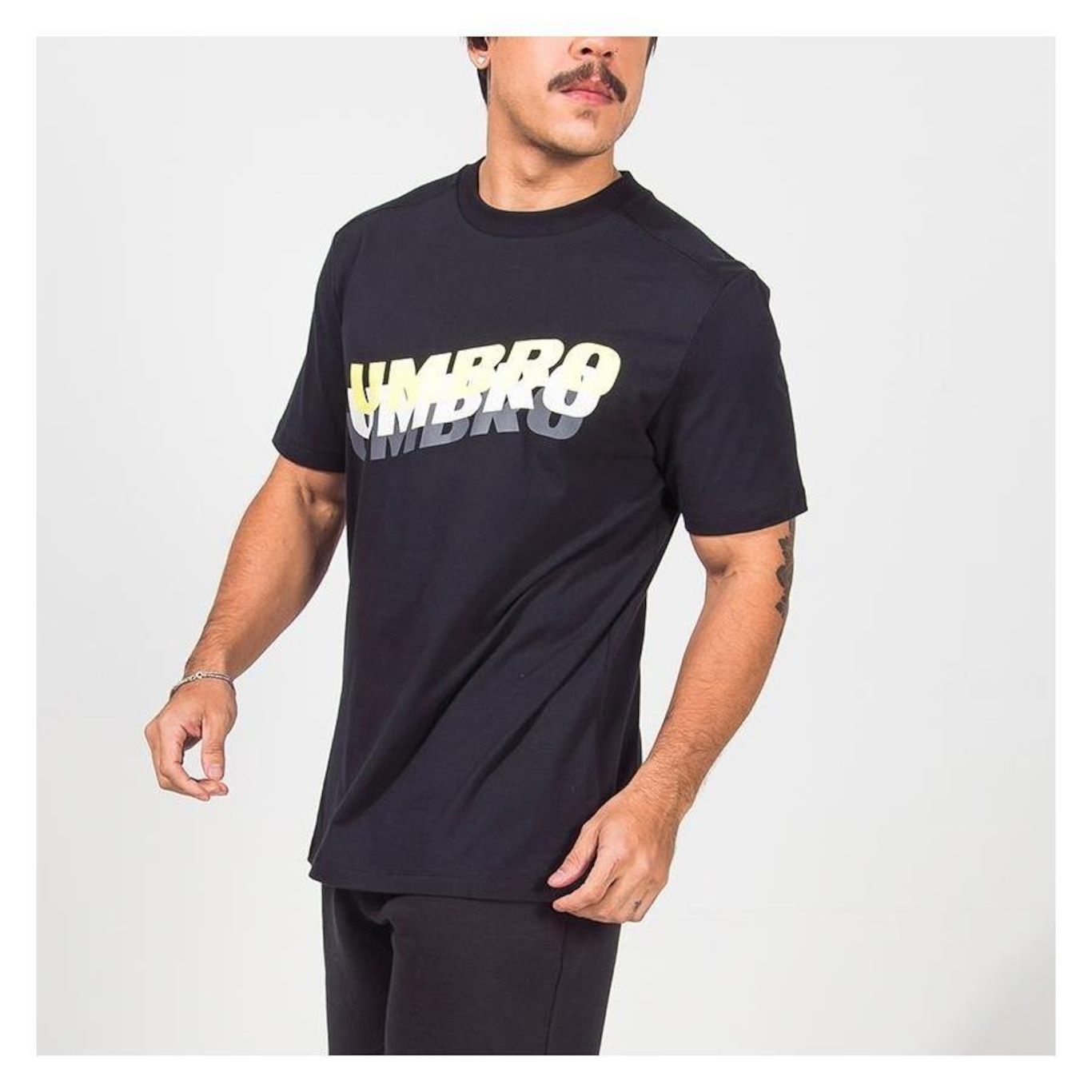 Camiseta Umbro Duo Lettering - Masculina - Foto 3