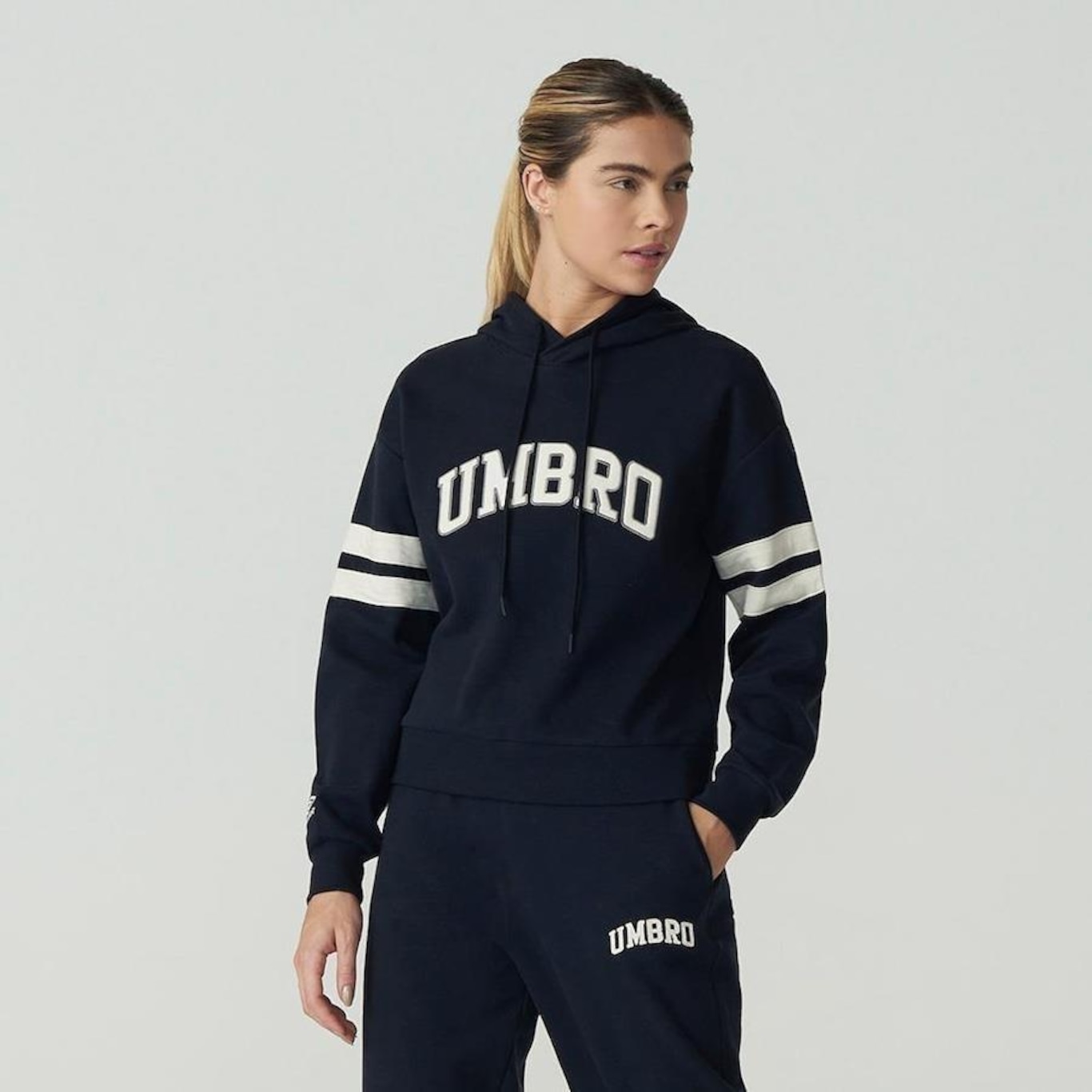 Blusão com Capuz Umbro College Concept - Feminino - Foto 2