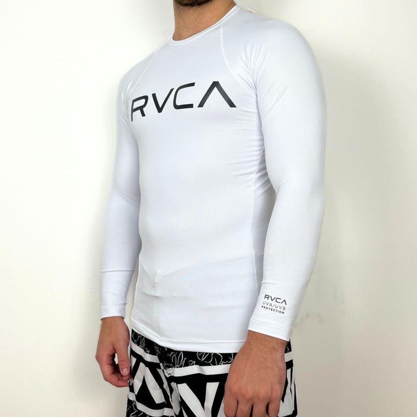 Camiseta Rvca Manga Longa Big Surf - Masculina - Foto 3