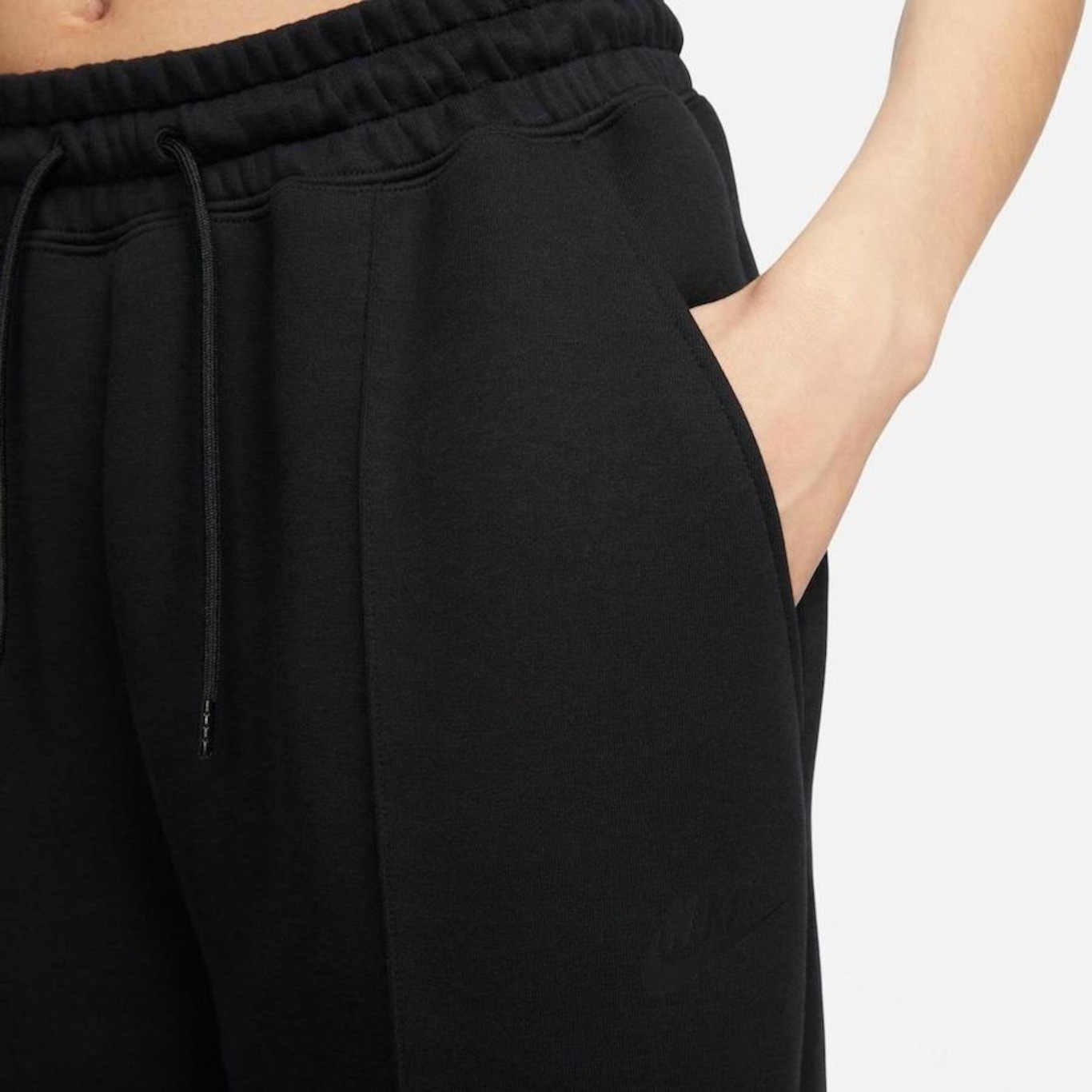 Calça Nike Sportswear Tech Fleece - Feminina - Foto 4