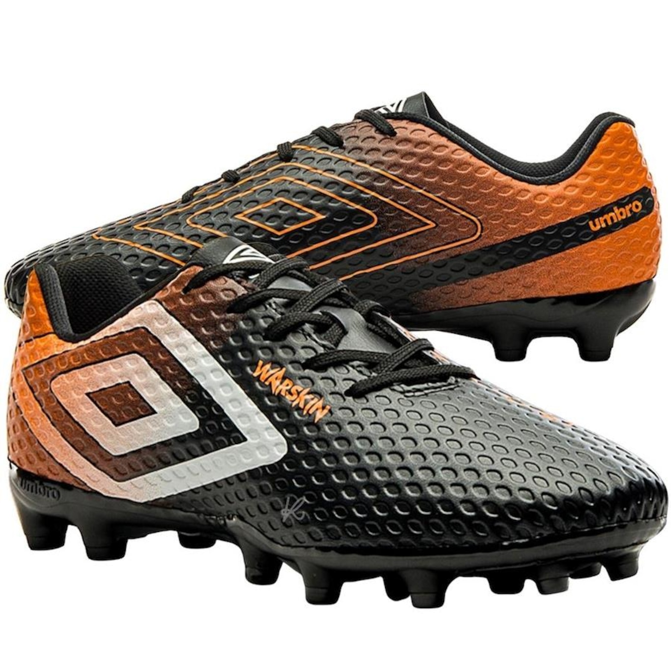 Chuteira de Futebol de Campo Umbro Warskin + Meias - Adulto - Foto 2