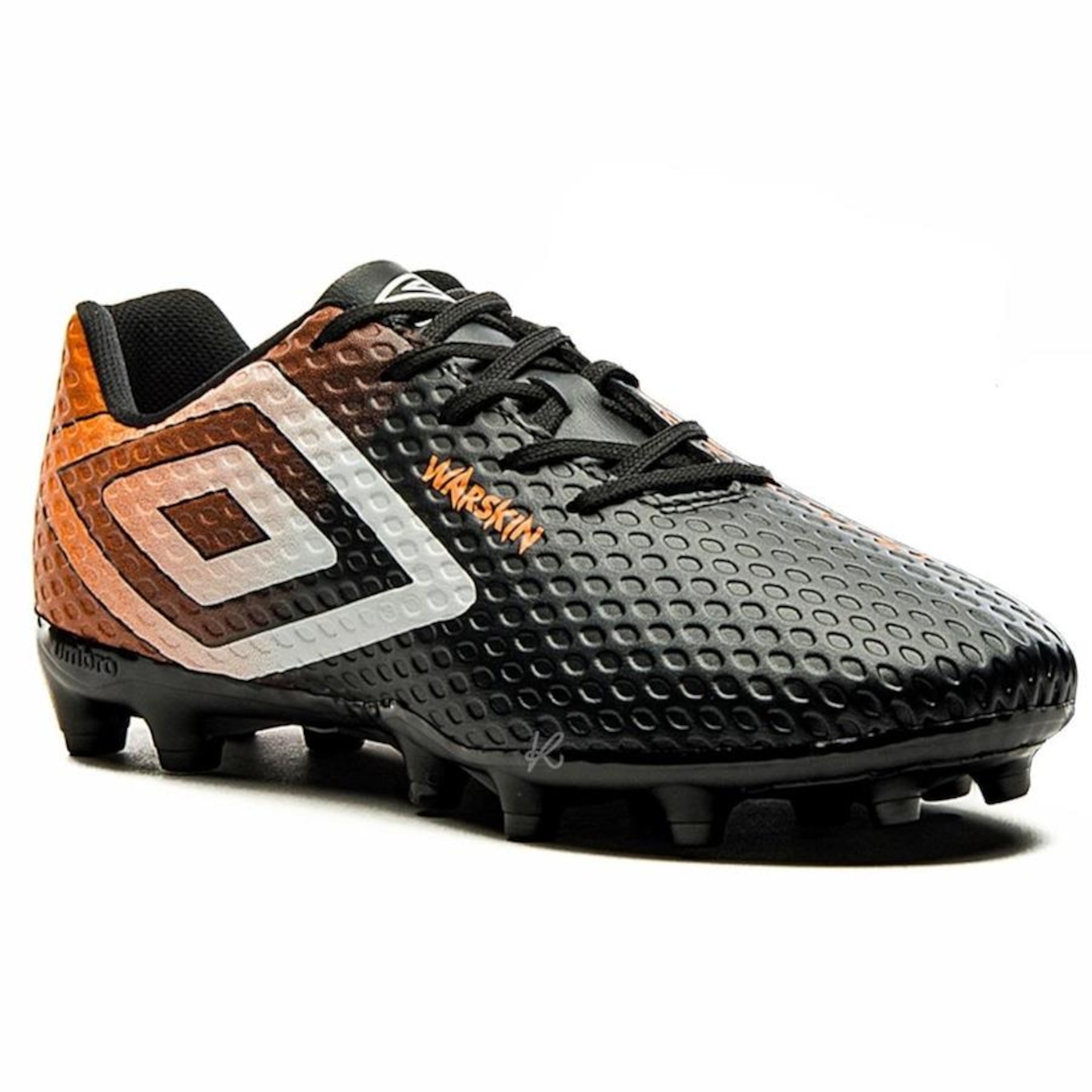 Chuteira de Futebol de Campo Umbro Warskin + Meias - Adulto - Foto 3