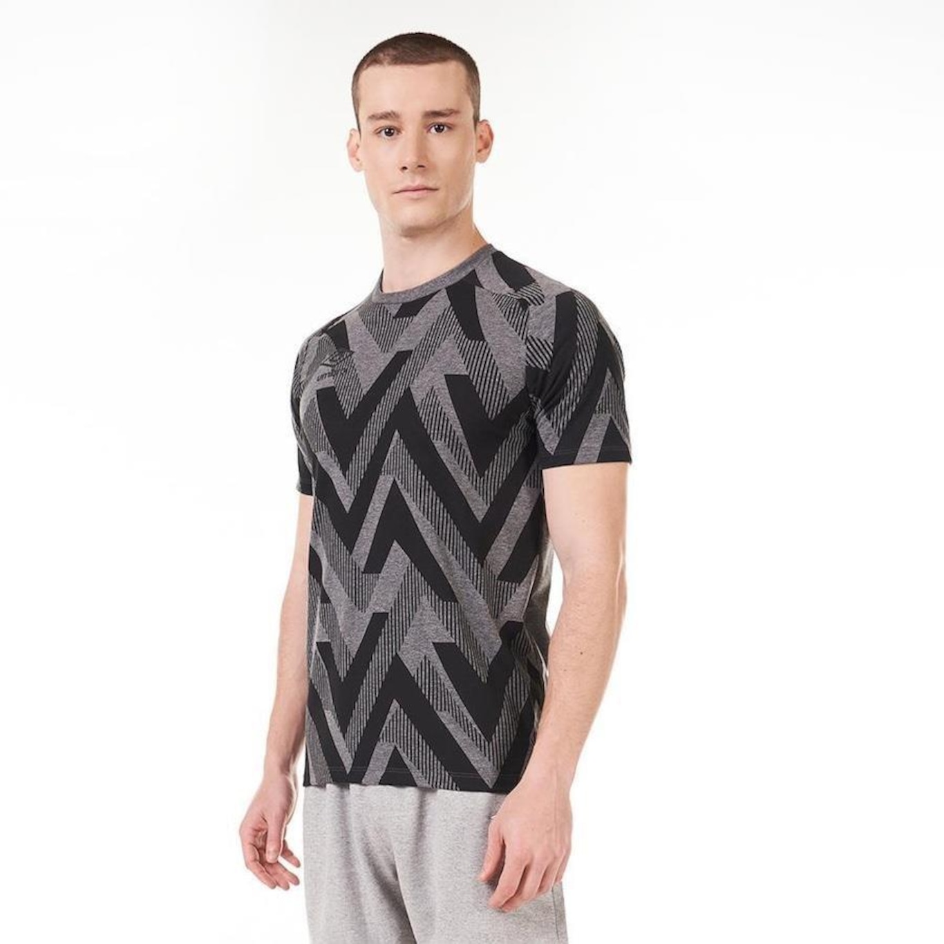 Camiseta Umbro Diamond Club - Masculina - Foto 1