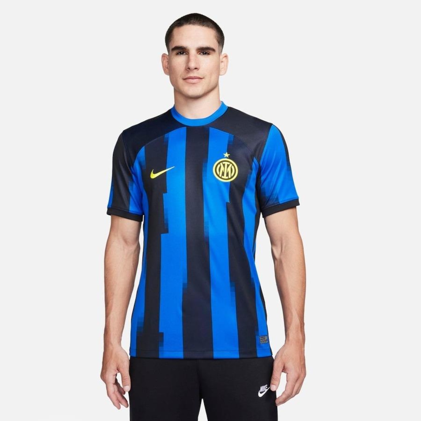 Preços baixos em Homens de Corrida Clube Internacional de Camisas de  futebol