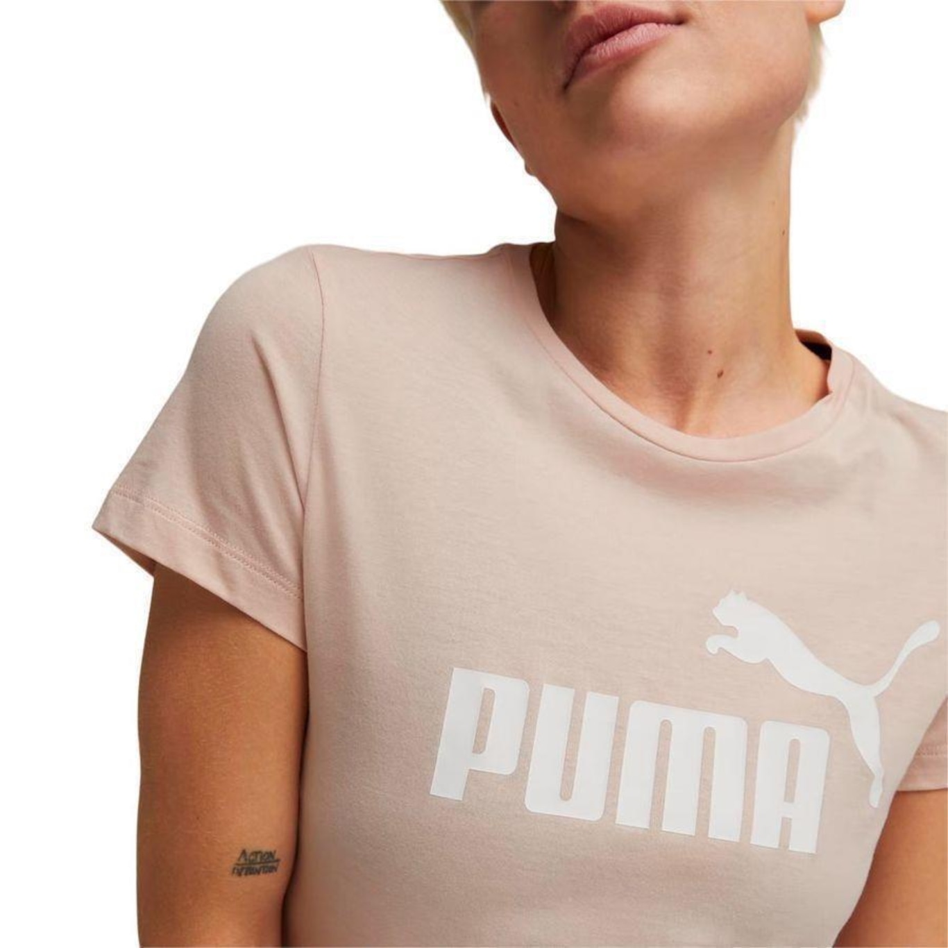 Camiseta Puma Essentials Logo - Feminina - Foto 4