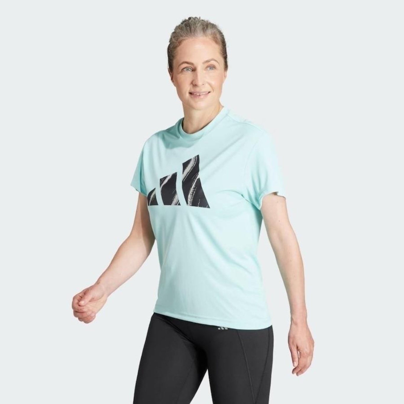 Camiseta adidas Run It Brand Love - Feminina - Foto 2