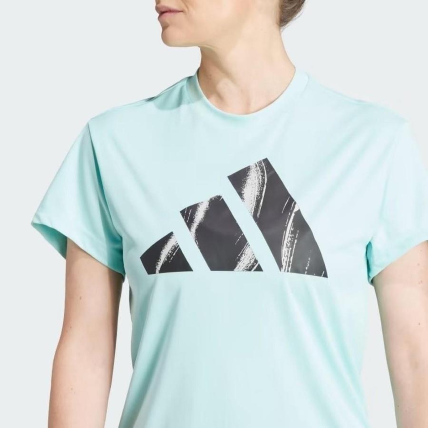 Camiseta adidas Run It Brand Love - Feminina - Foto 4