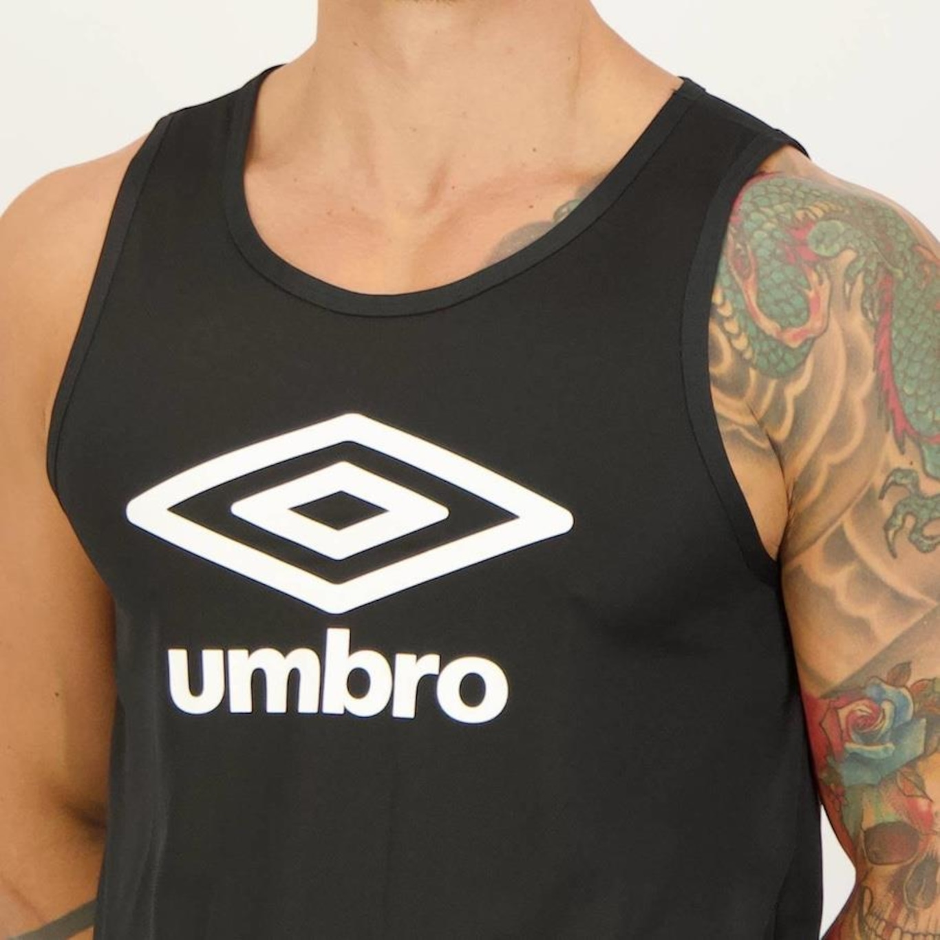 Camiseta Regata Umbro Essential Diamond - Masculina - Foto 4