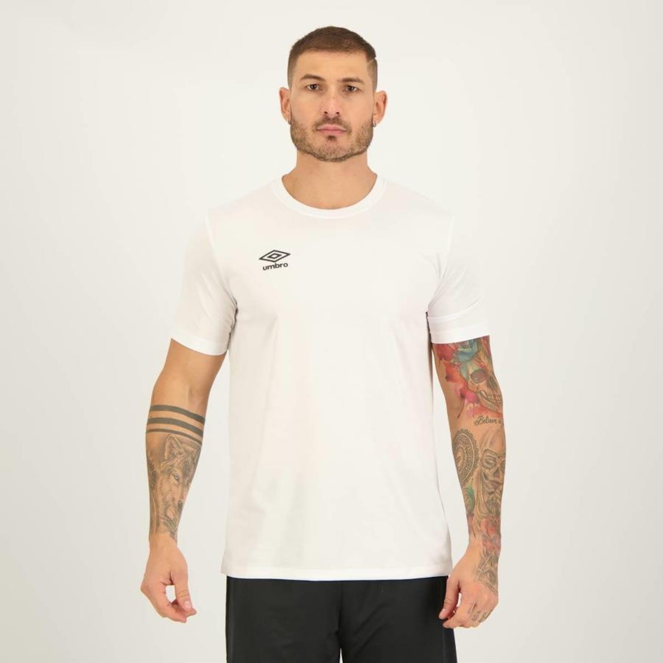 Camiseta Umbro Essential I - Masculina - Foto 1