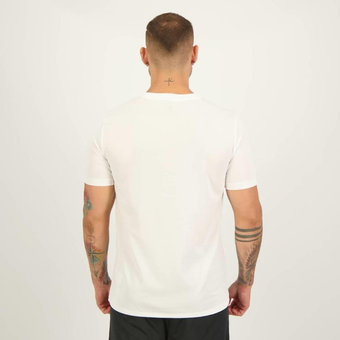 Camiseta Umbro Essential I - Masculina - Foto 3