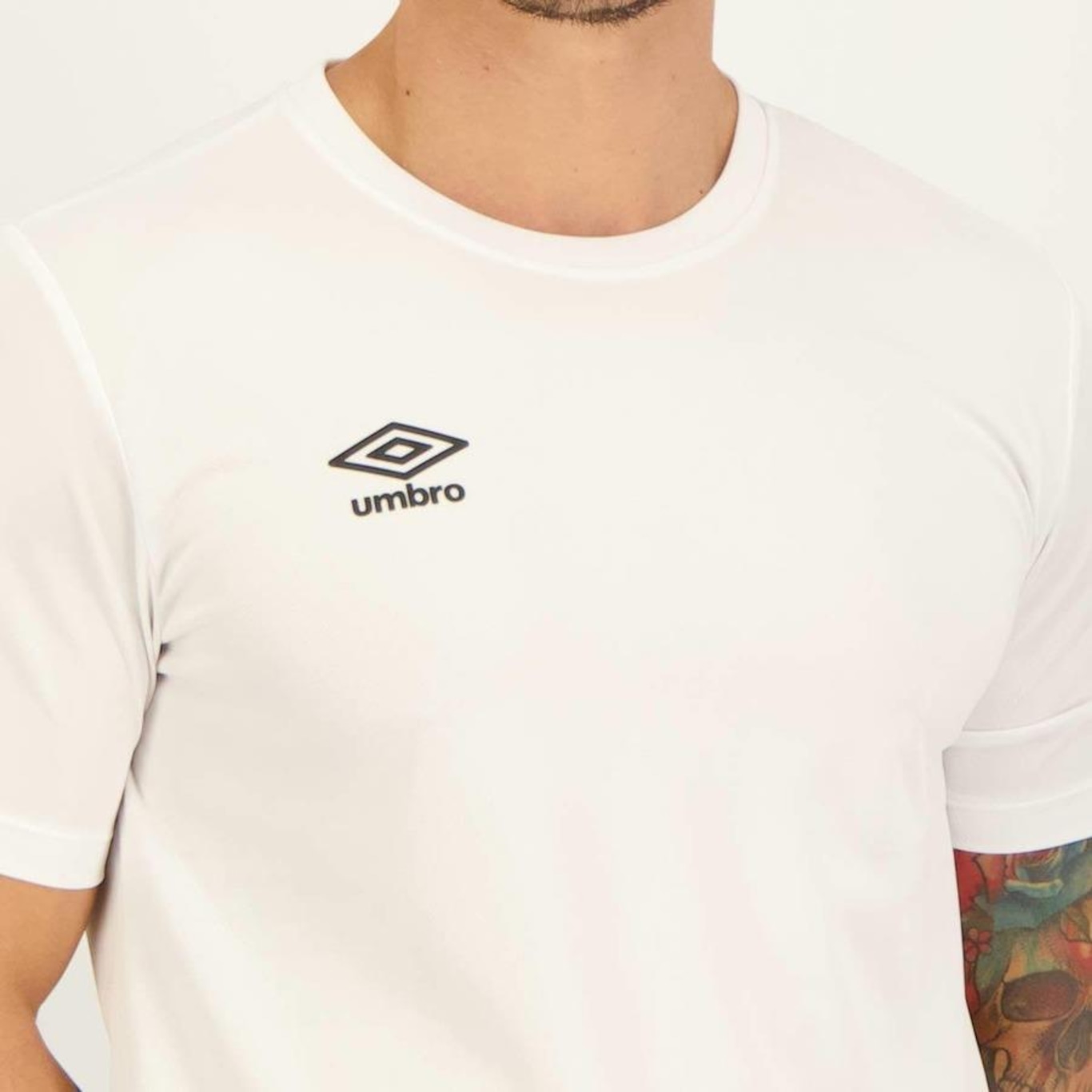 Camiseta Umbro Essential I - Masculina - Foto 4