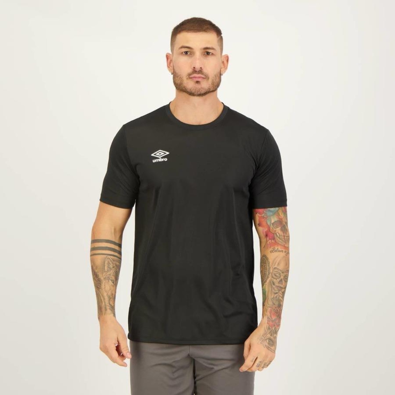 Camiseta Umbro Essential I - Masculina - Foto 1