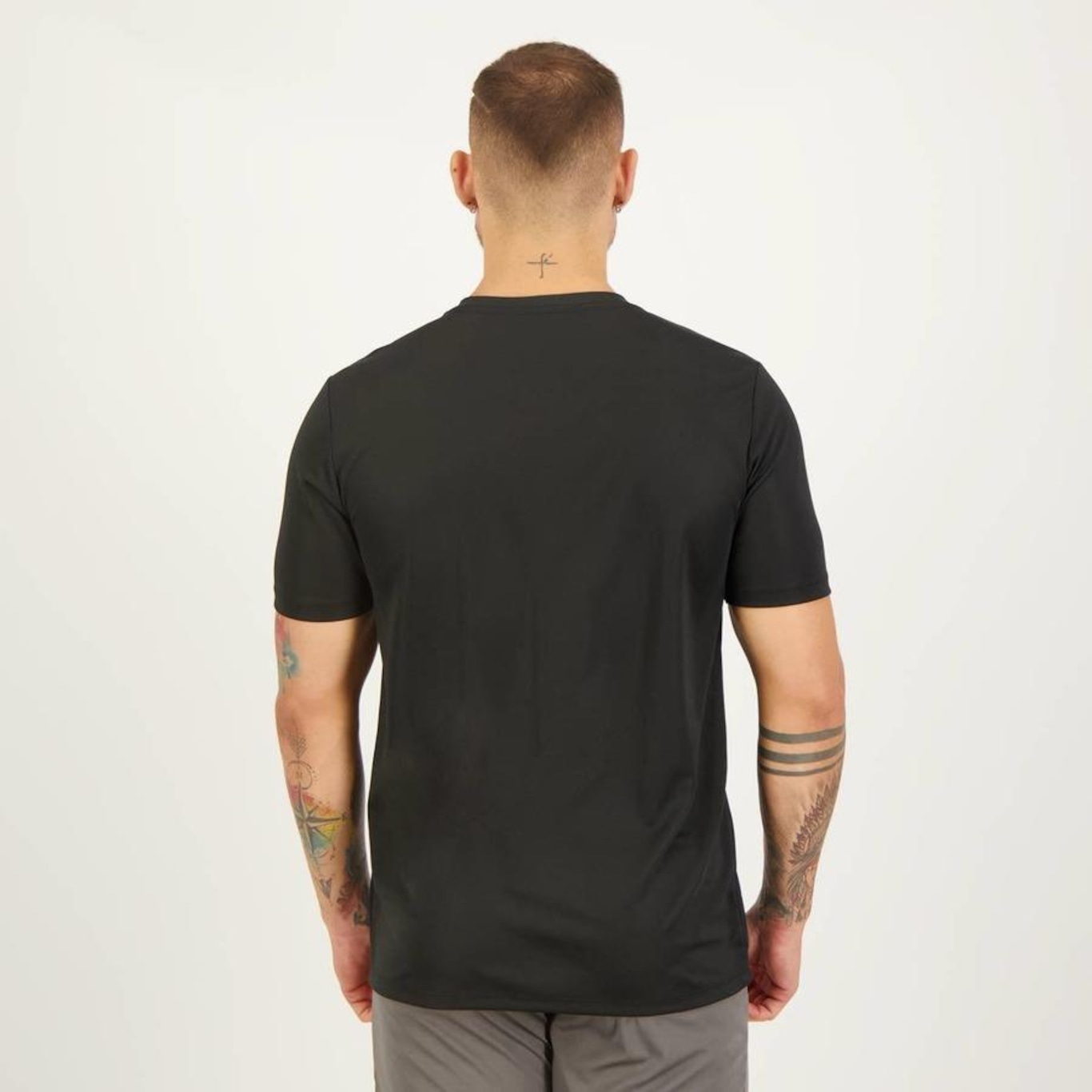 Camiseta Umbro Essential I - Masculina - Foto 3