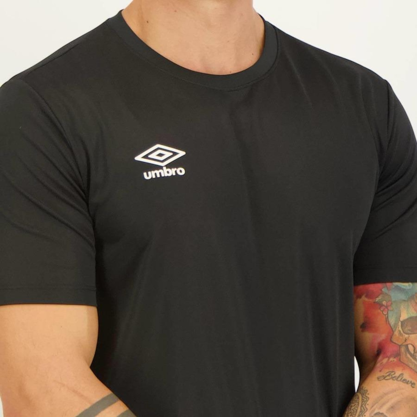 Camiseta Umbro Essential I - Masculina - Foto 4