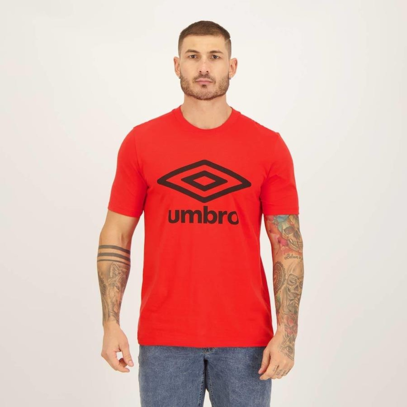 Camiseta Umbro Essential Logo - Masculina - Foto 1