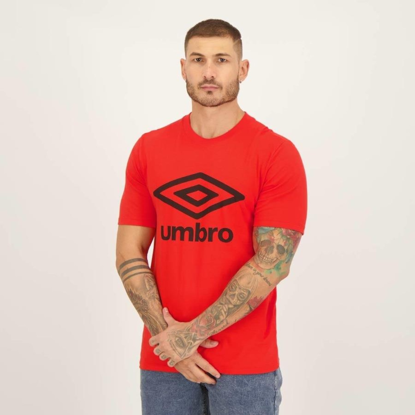 Camiseta Umbro Essential Logo - Masculina - Foto 5