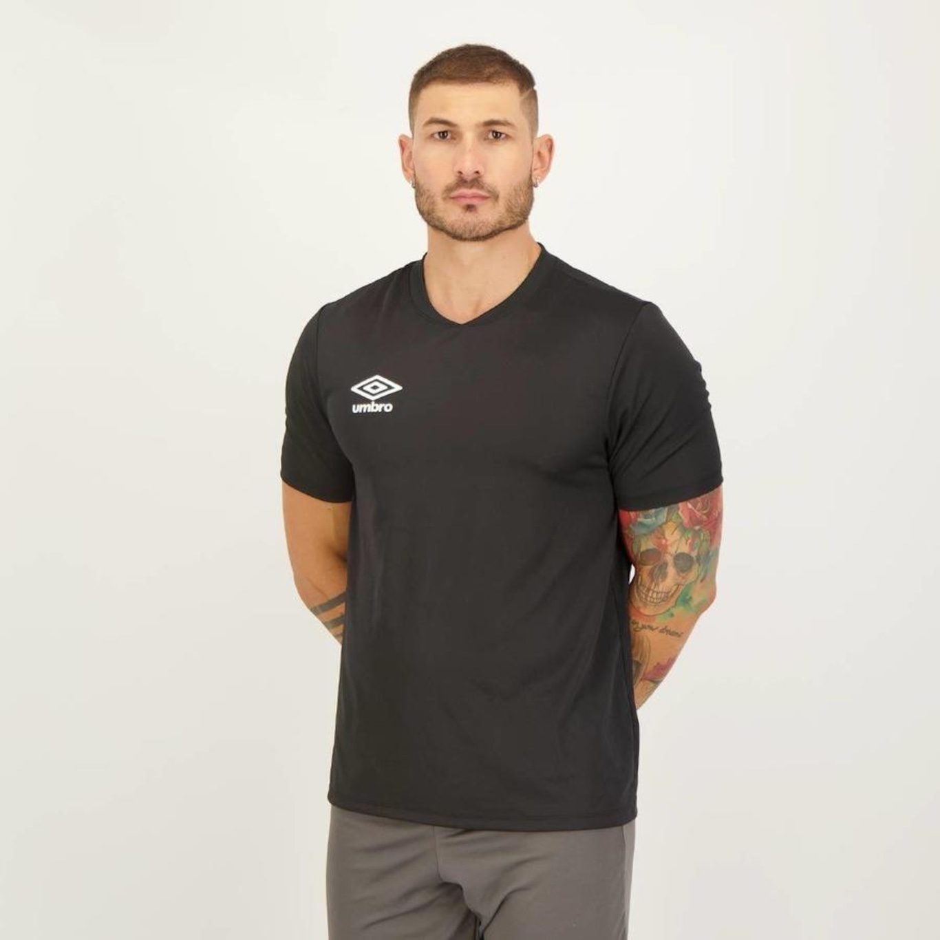 Camiseta Umbro Striker Premium - Masculina - Foto 2