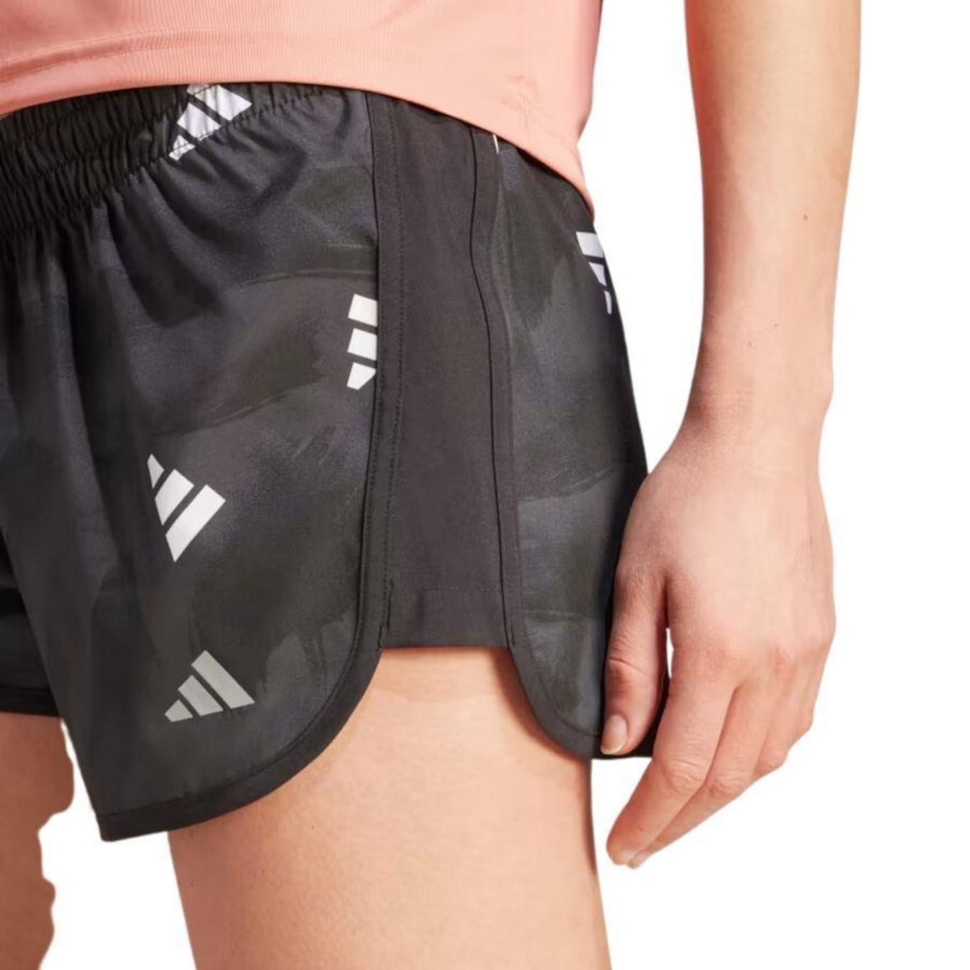 Shorts adidas Run It Brand Love - Feminino - Foto 3