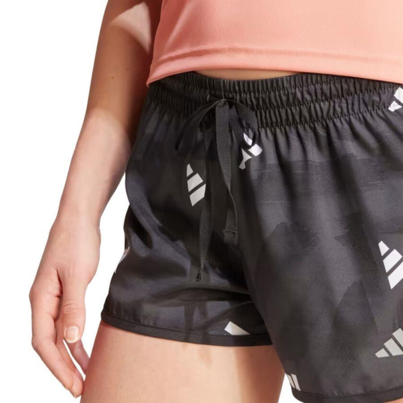 Shorts adidas Run It Brand Love - Feminino - Foto 4