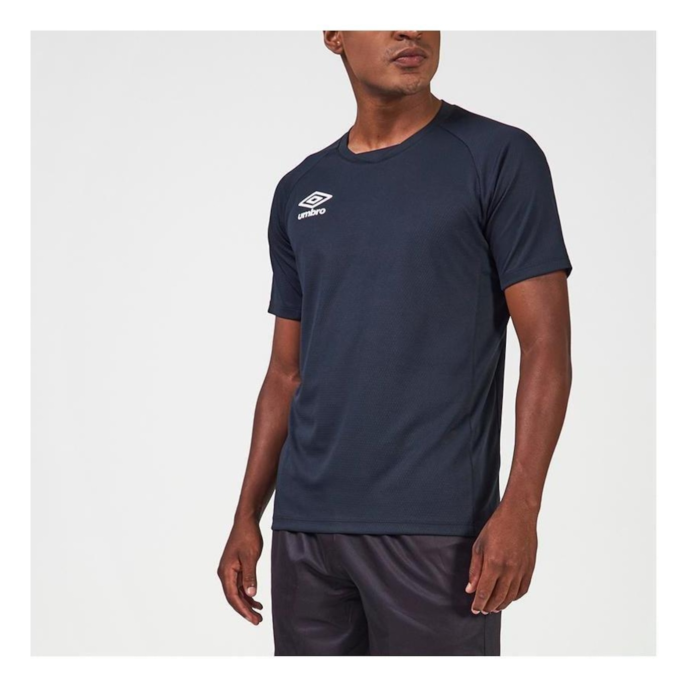 Camiseta Umbro Line - Masculina - Foto 2