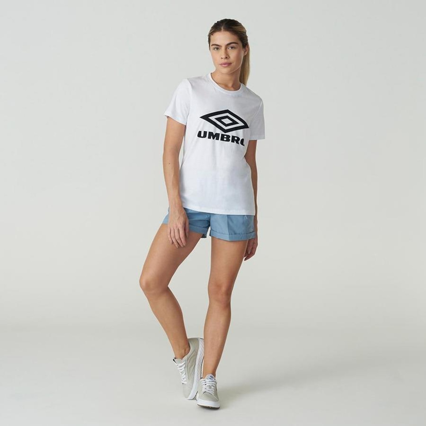 Camiseta Umbro Large Logo Duo - Feminina - Foto 4