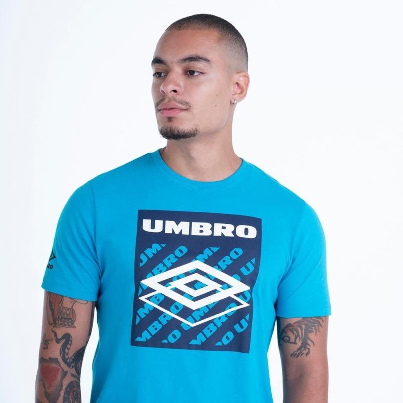 Camiseta Umbro Authentic Club - Masculina - Foto 2