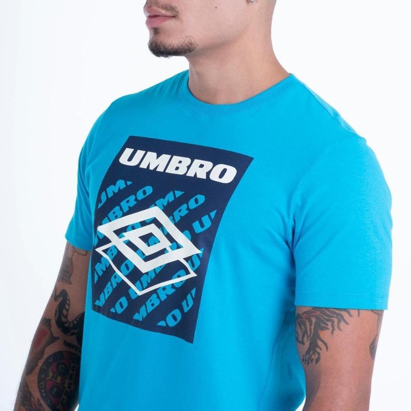 Camiseta Umbro Authentic Club - Masculina - Foto 3