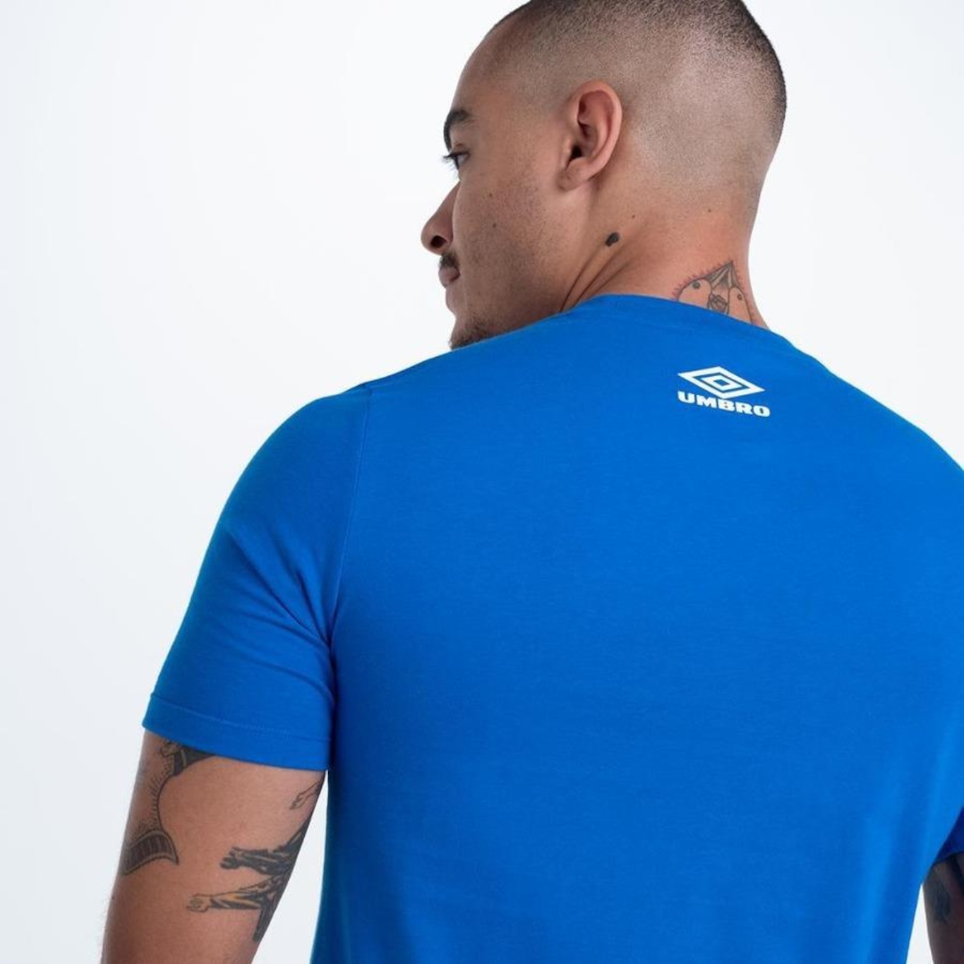 Camiseta Umbro College D Split - Masculina - Foto 4