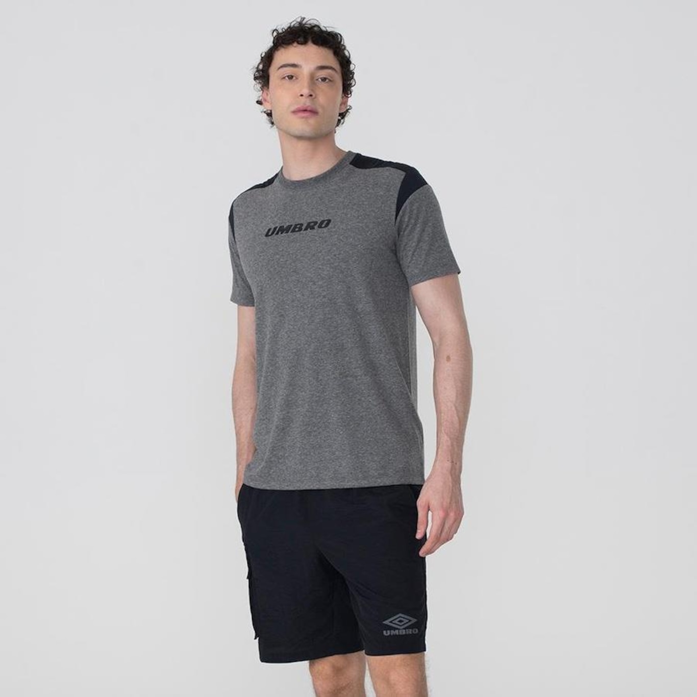 Camiseta Umbro College Motion - Masculina - Foto 2