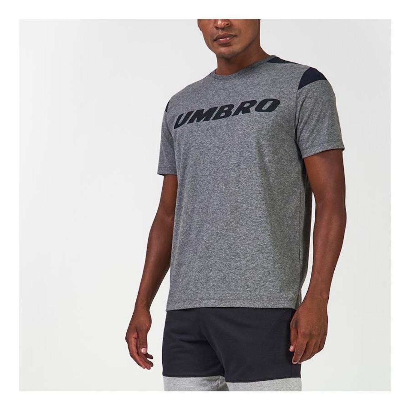 Camiseta Umbro College Motion - Masculina - Foto 2