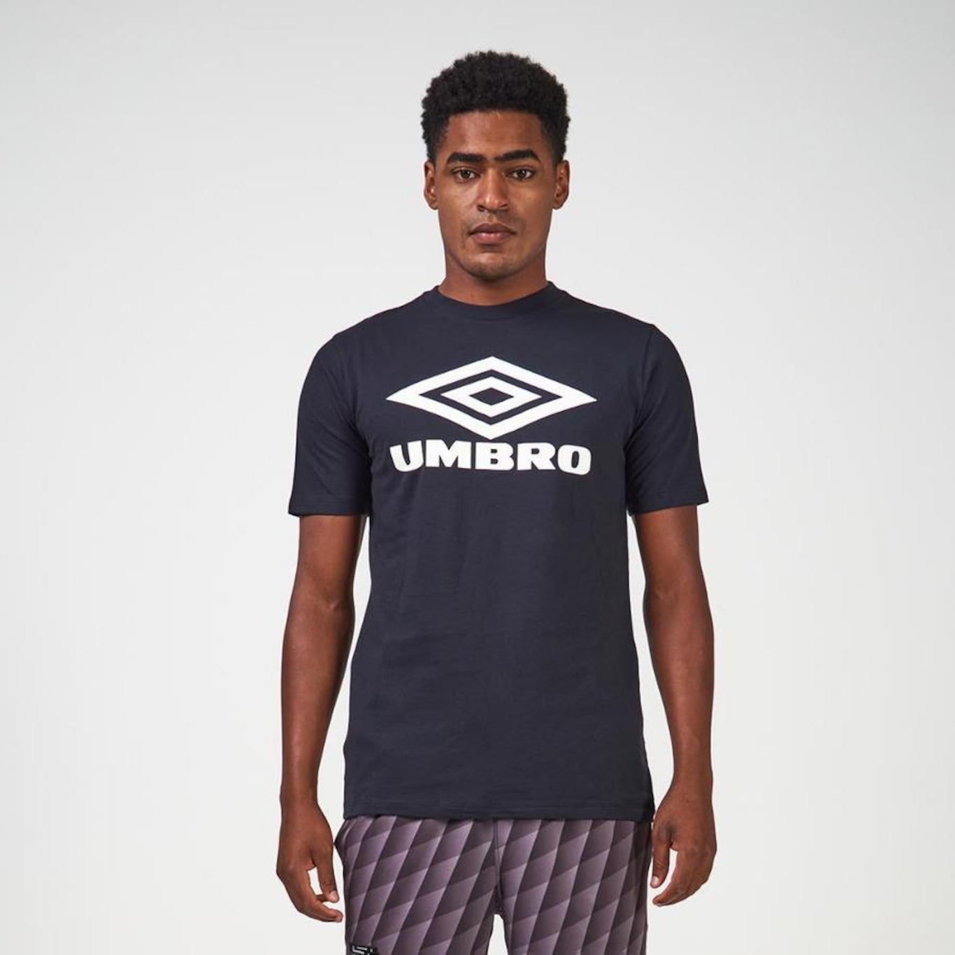 Camiseta Umbro Large Logo Duo - Masculina - Foto 1