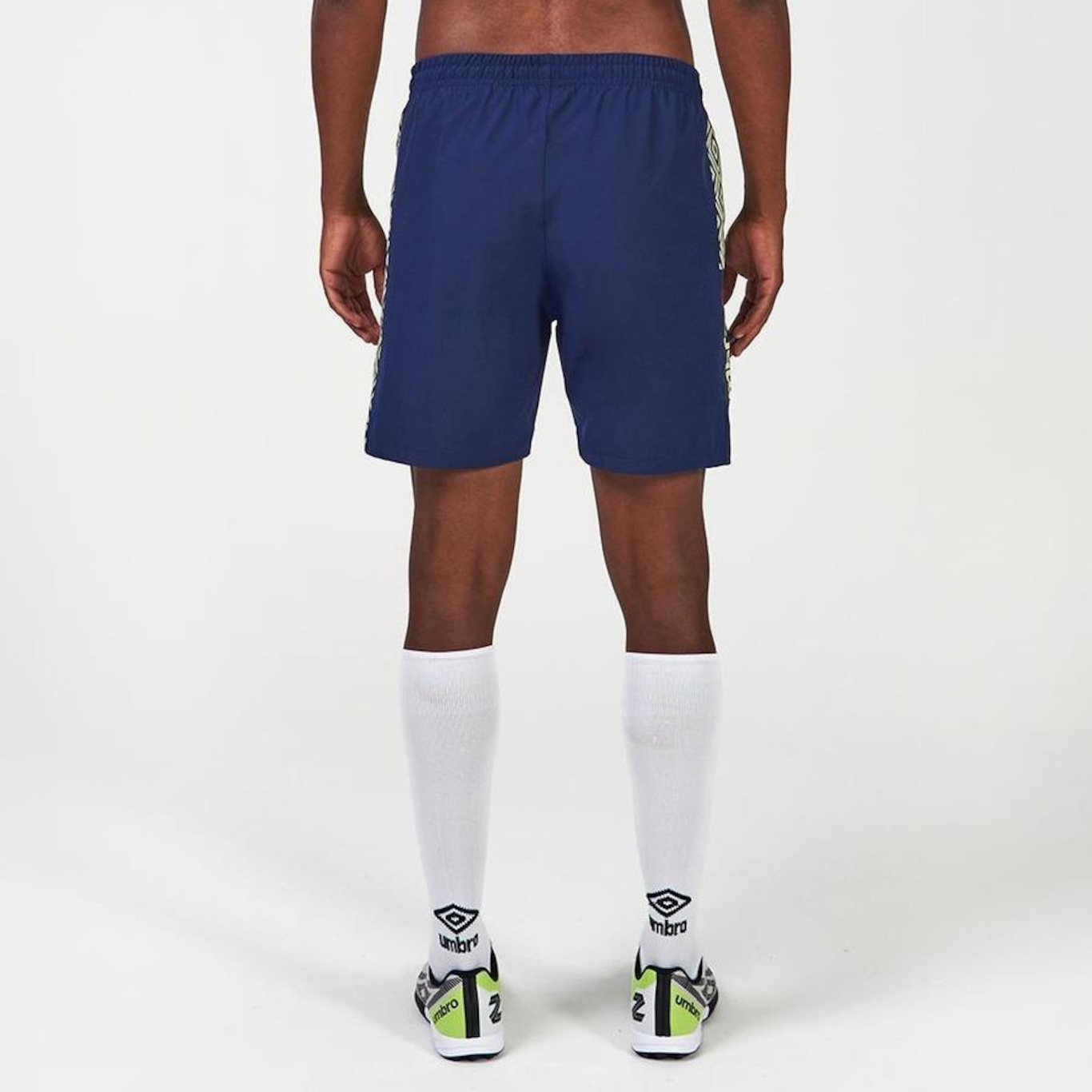 Bermuda Umbro Dynamic - Masculina - Foto 3