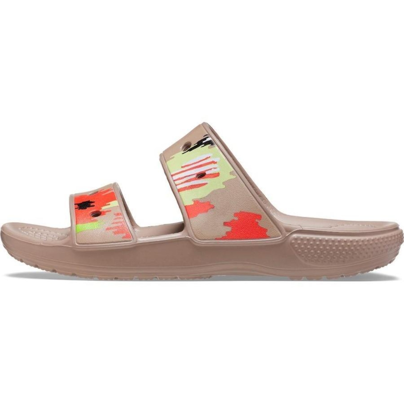 Sandália Crocs Classic Ikat Sandal - Unissex - Foto 3