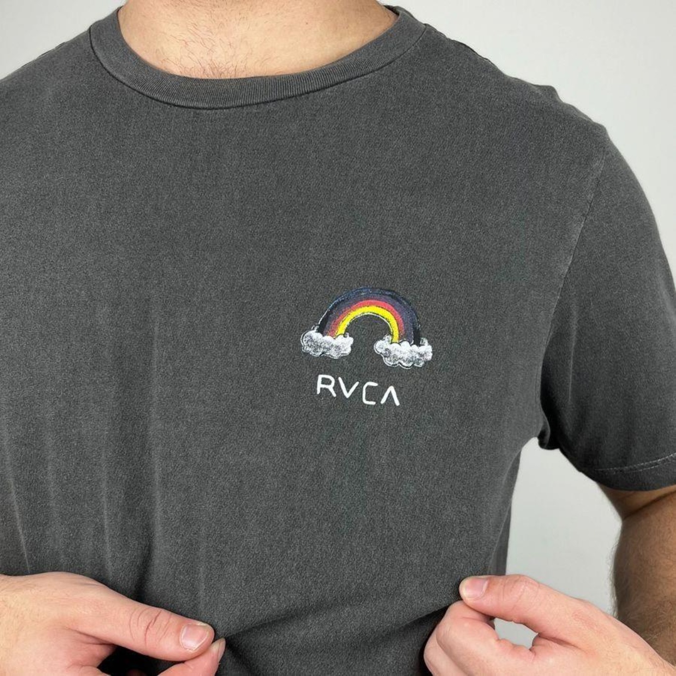 Camiseta RVCA Rainbow Connection - Masculina - Foto 2