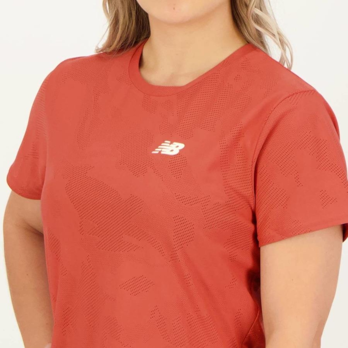 Camiseta New Balance Q Speed Jacquard - Feminina - Foto 4