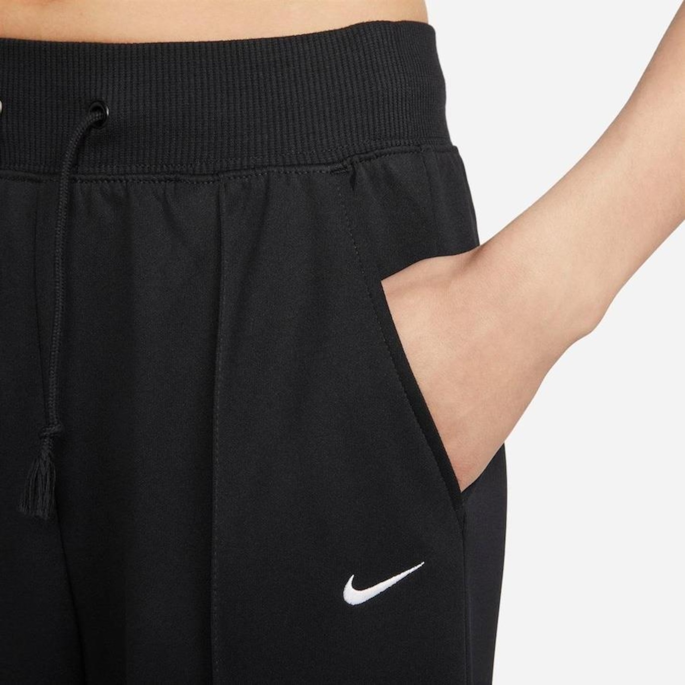 Calça Nike Sportswear Essential - Feminina em Promoção