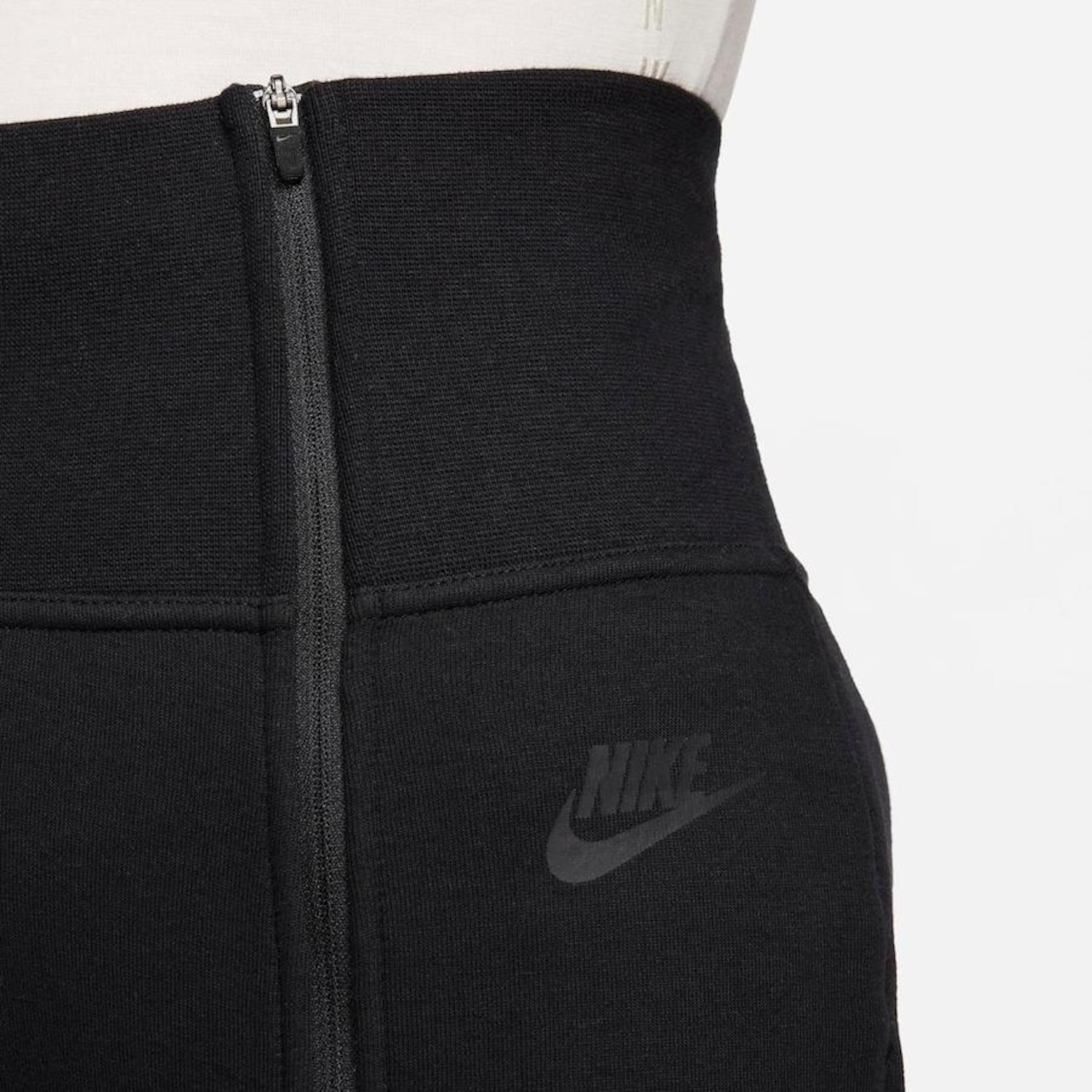 Calça Nike Sportswear Tech Fleece Slim - Feminina - Foto 3