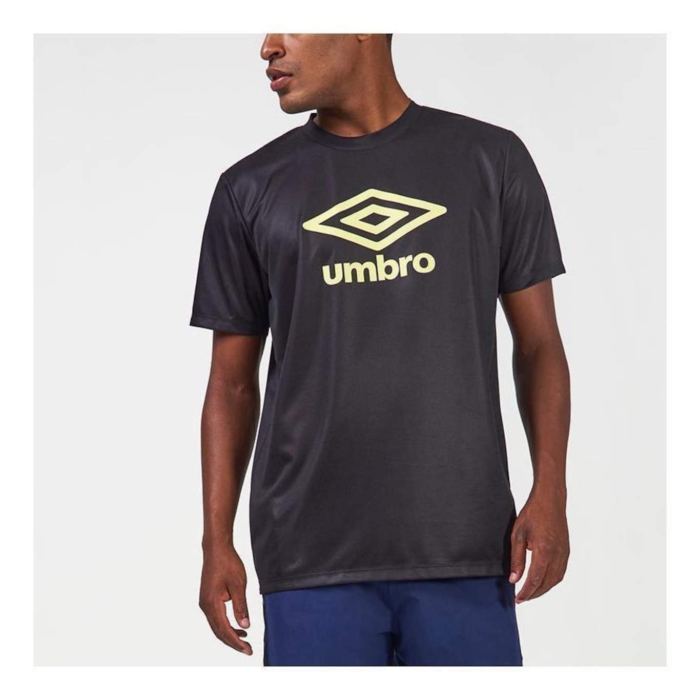 Camiseta Umbro Essential Diamond - Masculina - Foto 2