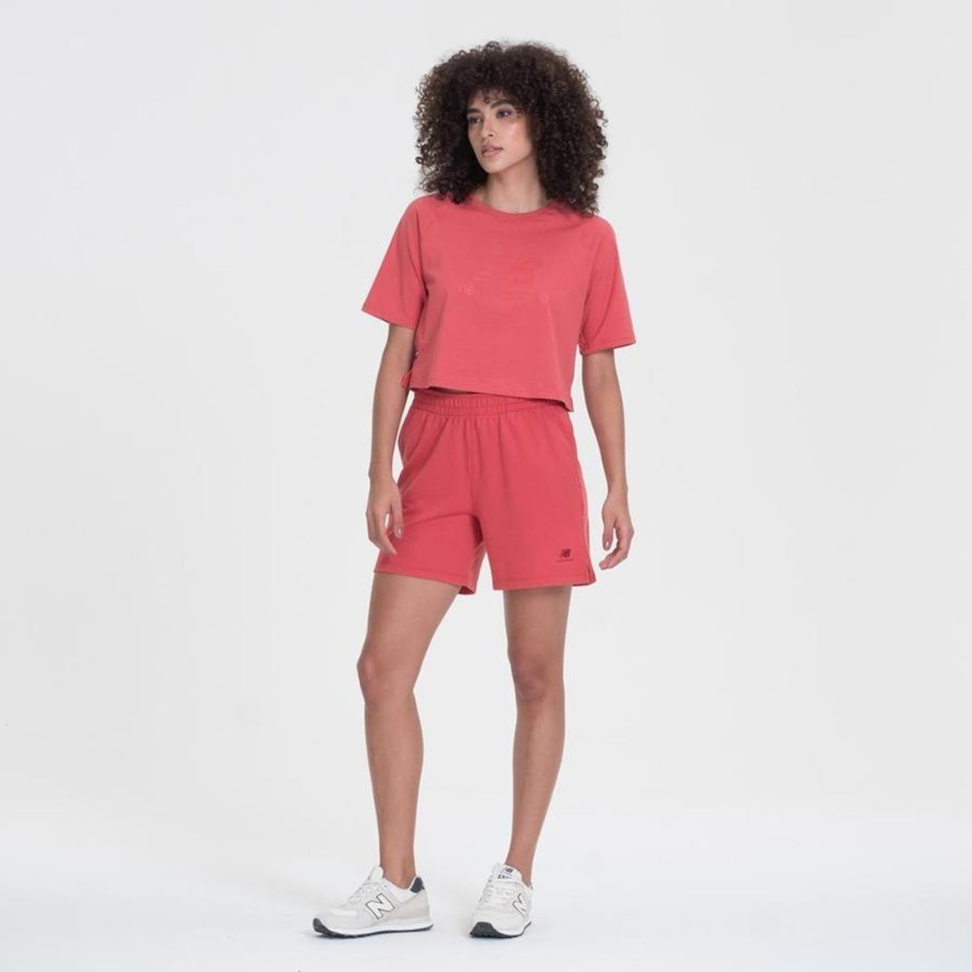 Blusa Cropped New Balance Essentials - Feminina - Foto 4