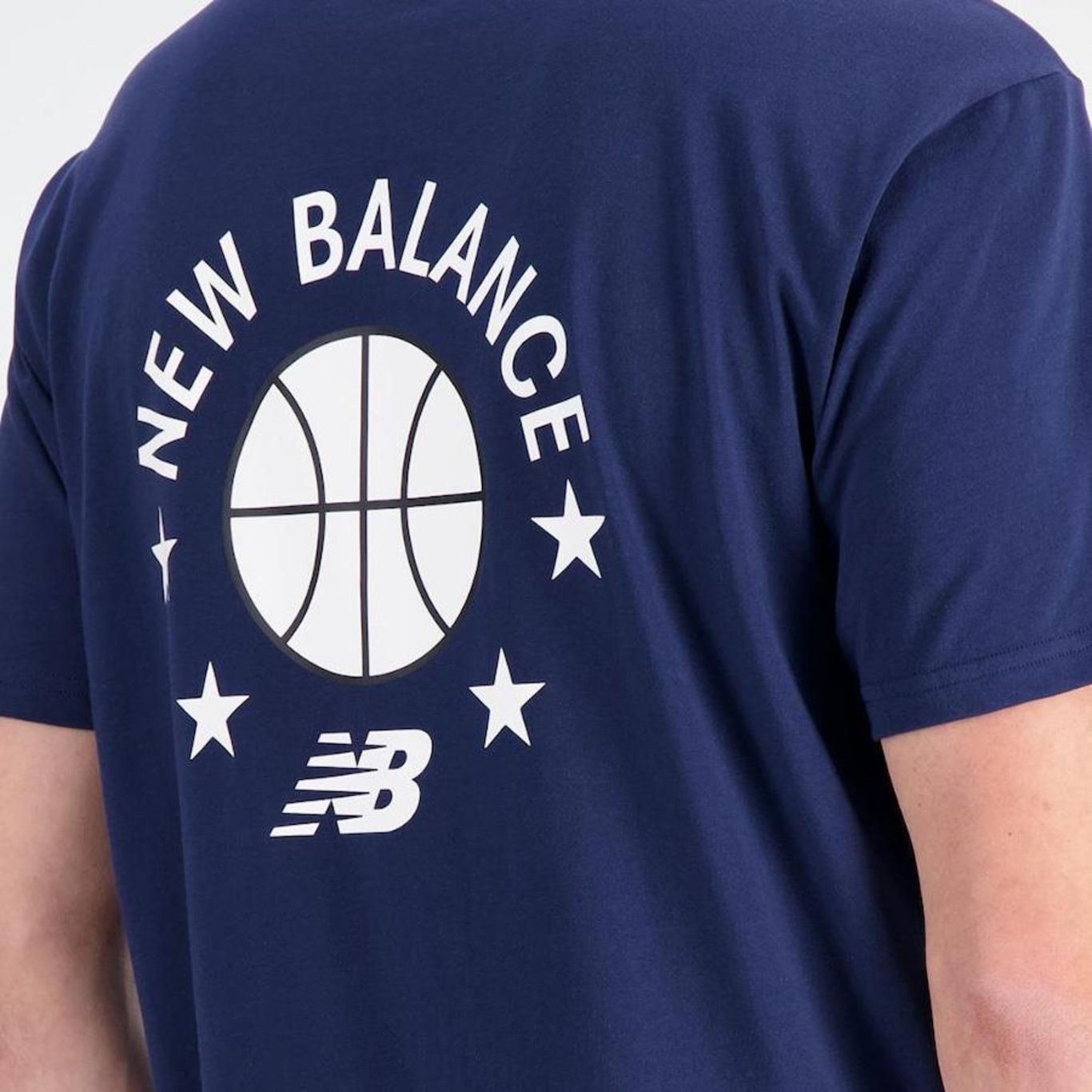 Camiseta New Balance Hoops - Masculina - Foto 4