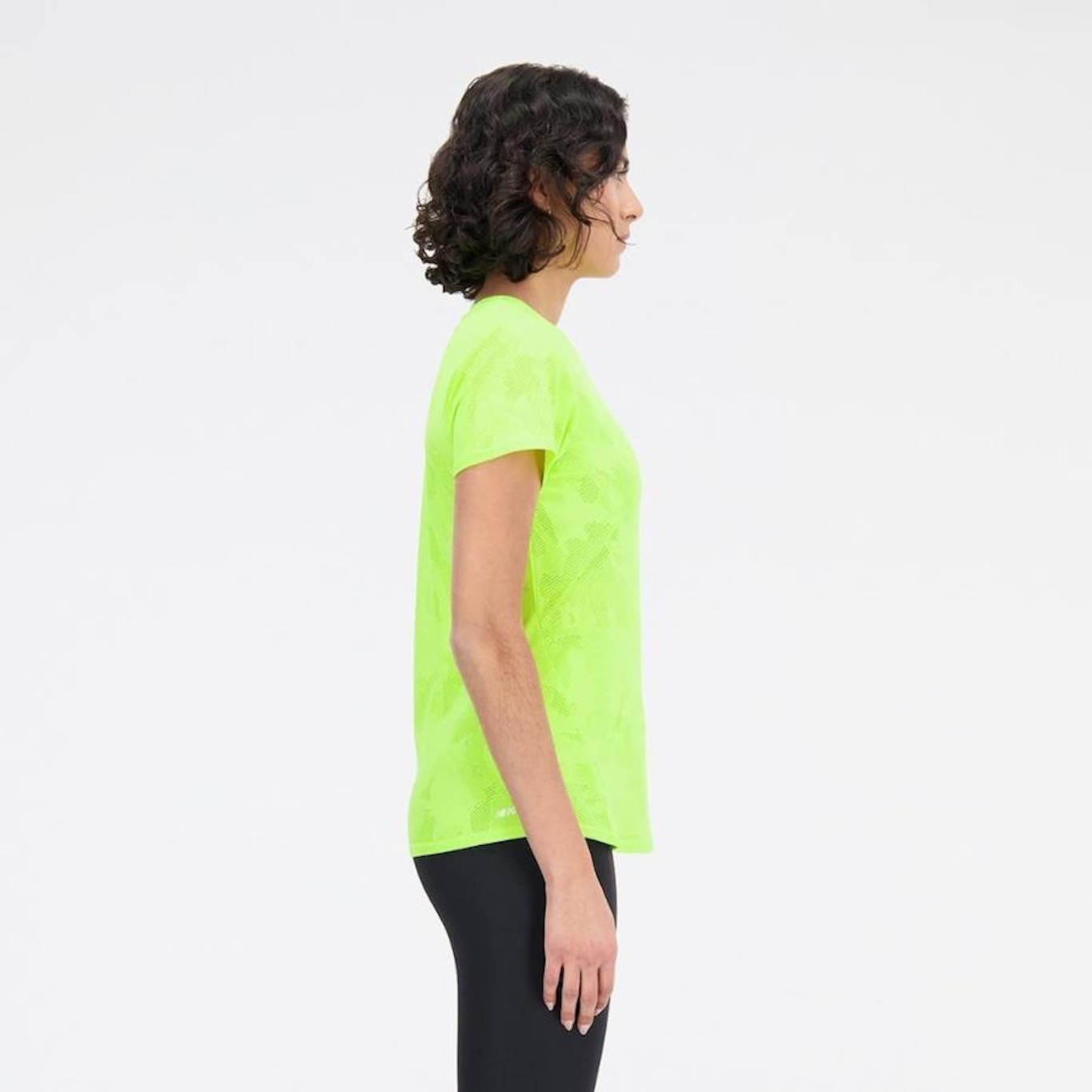 Camiseta New Balance Q Speed Jacquard - Feminina - Foto 2