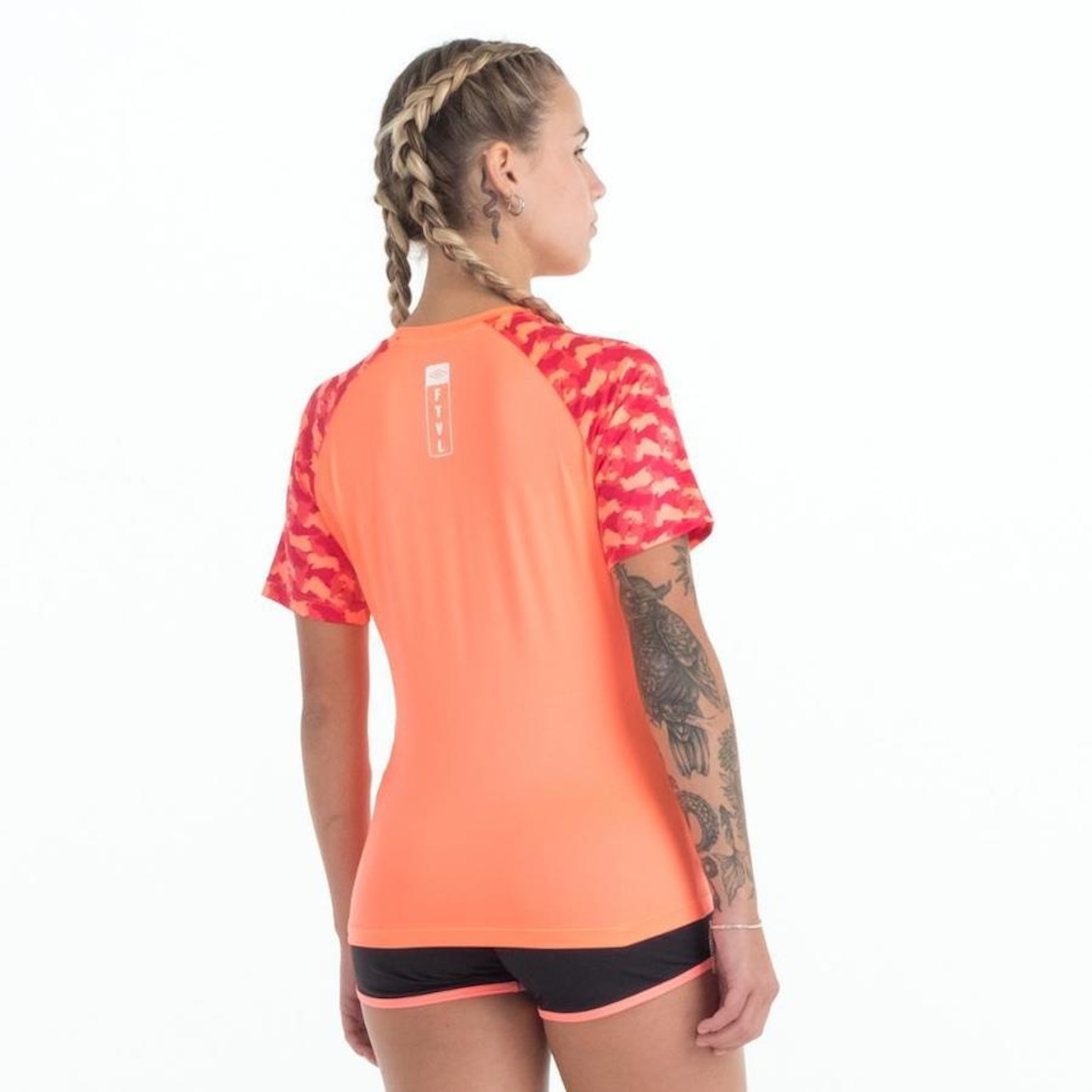 Camiseta Umbro Graphic Camuflage - Feminina - Foto 3