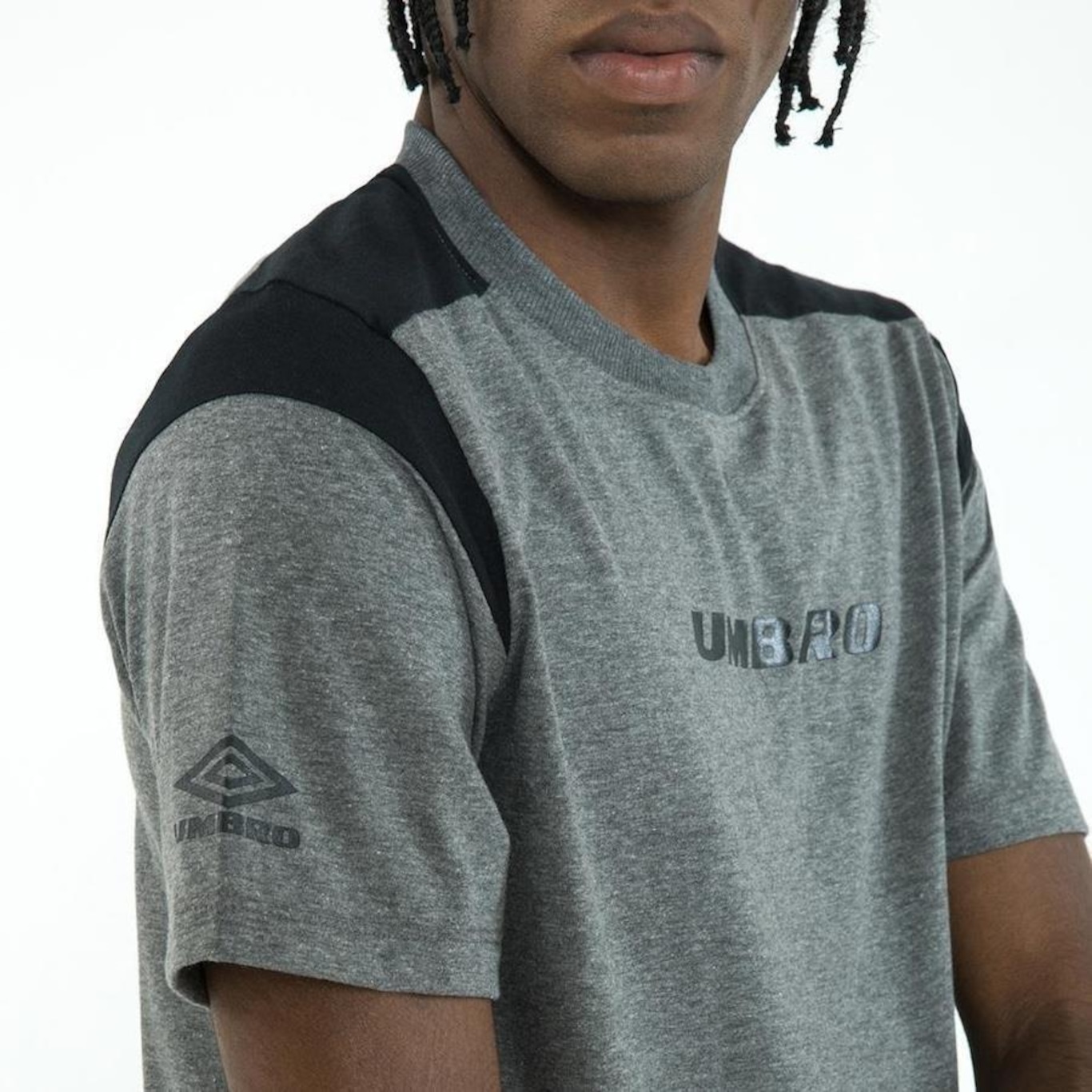 Camiseta Umbro College Motion - Masculina - Foto 2