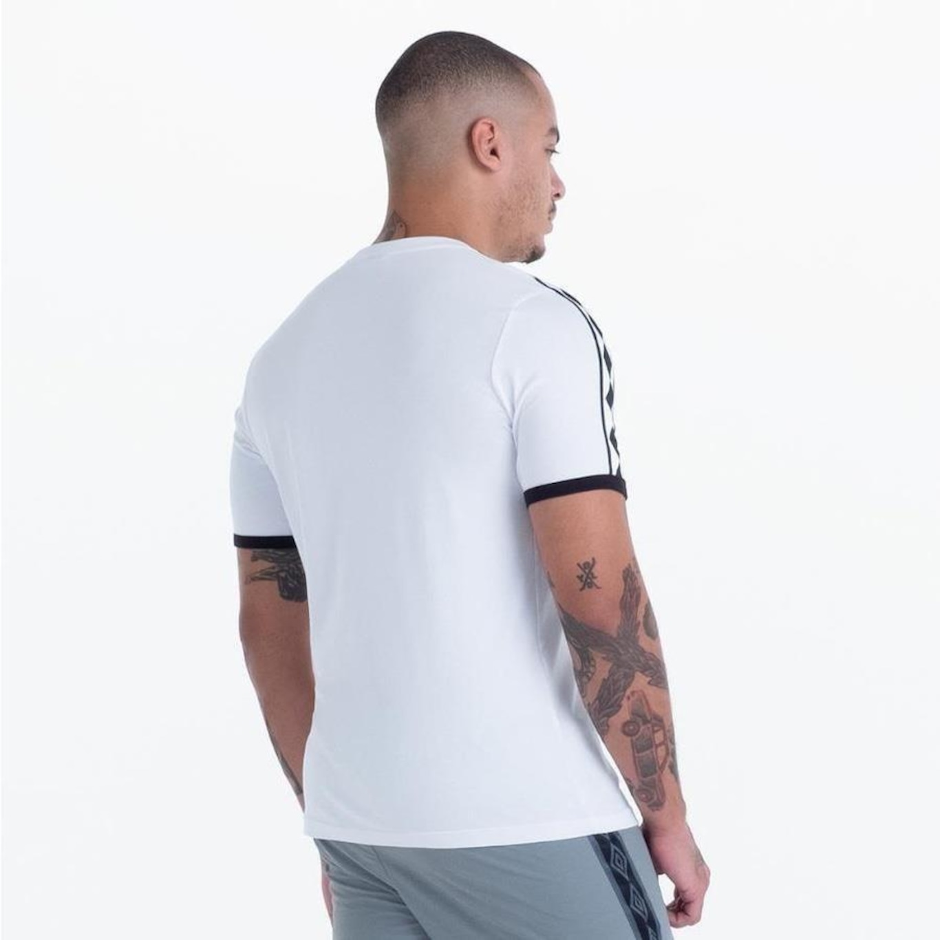 Camiseta Umbro Tape Legacy - Masculina - Foto 1