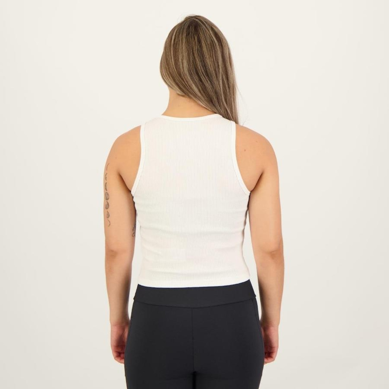 Camiseta Regata Fila Basic - Feminina - Foto 3