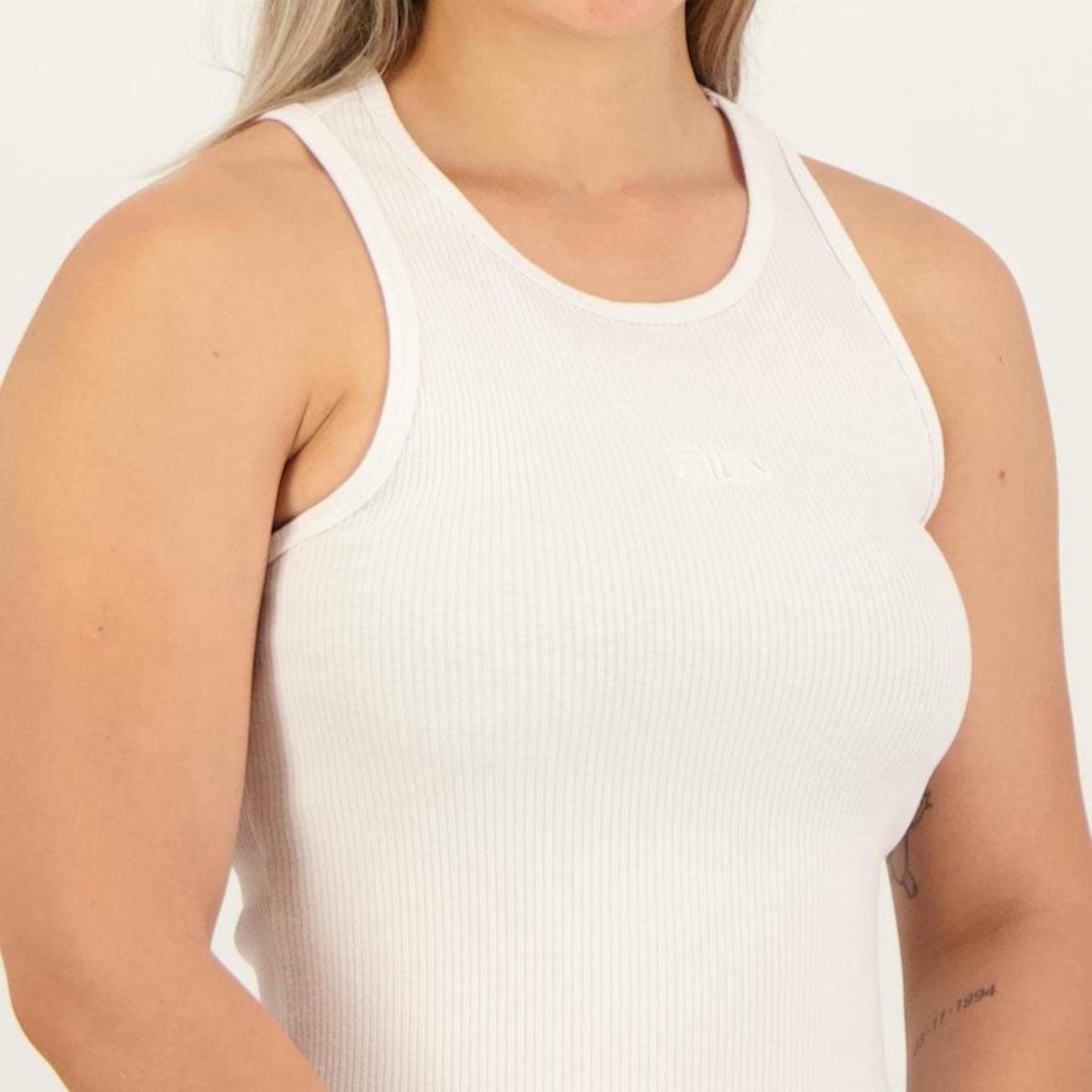 Camiseta Regata Fila Basic - Feminina - Foto 4