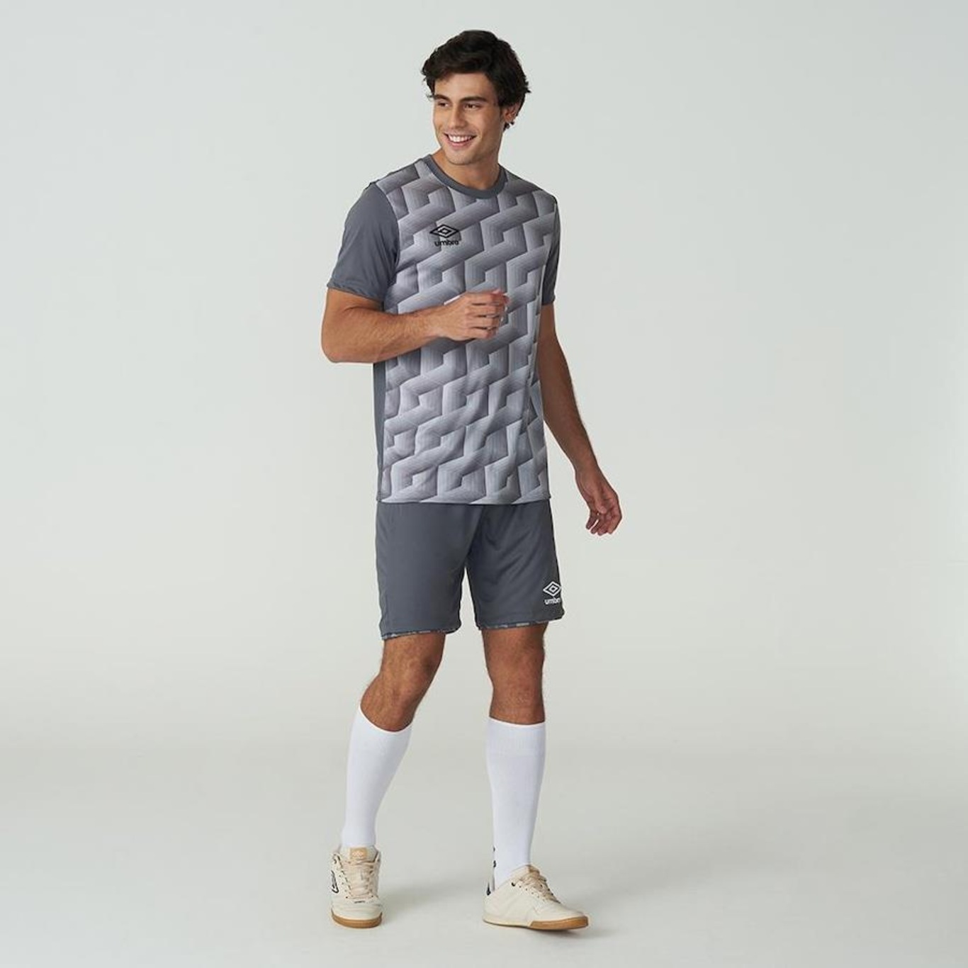 Camiseta Umbro Diamond D - Masculina - Foto 4