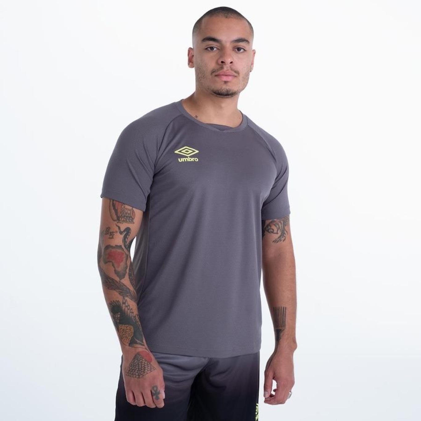 Camiseta Umbro Line - Masculina - Foto 1